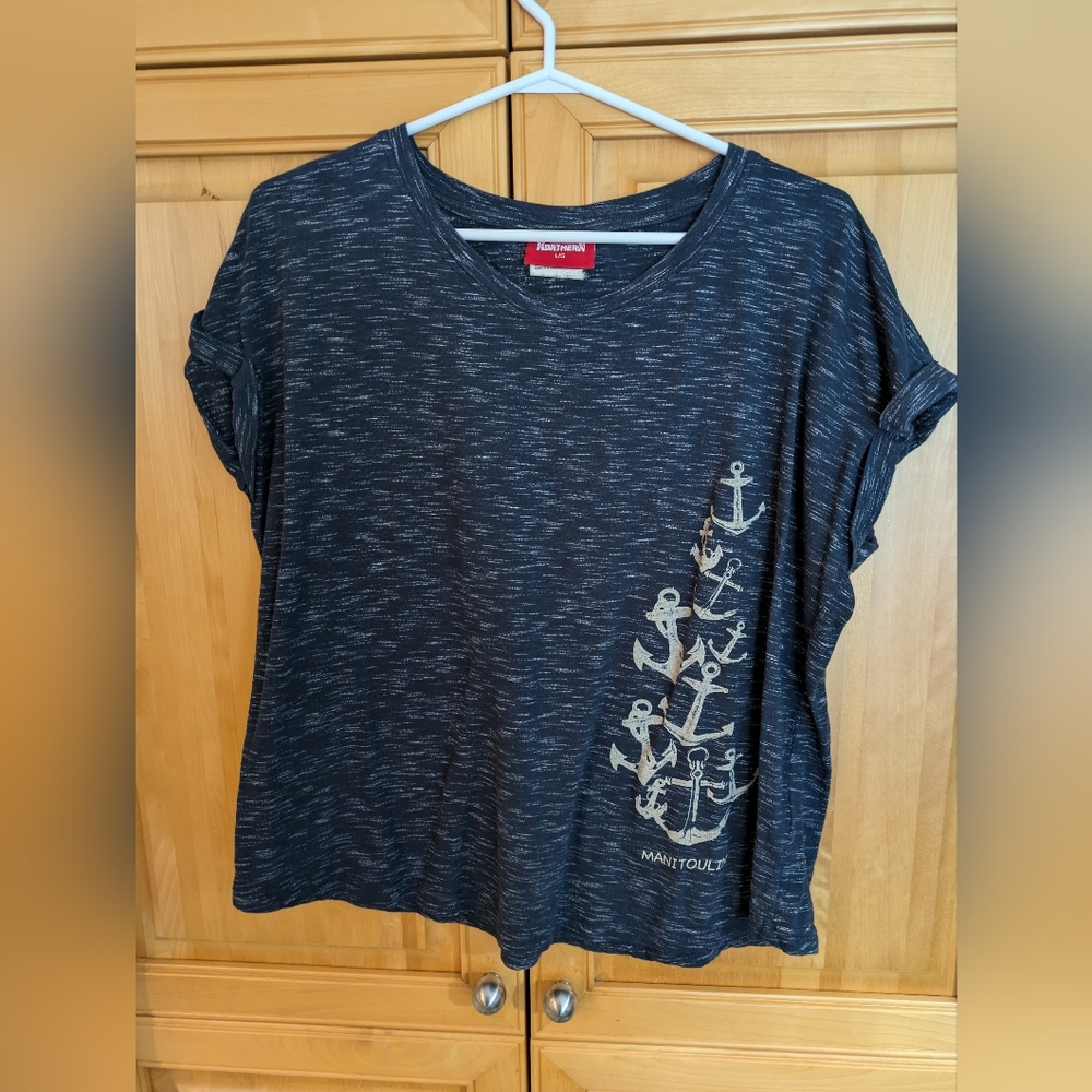 Northern graphic tee Size L ( free with $50.00 purchase)